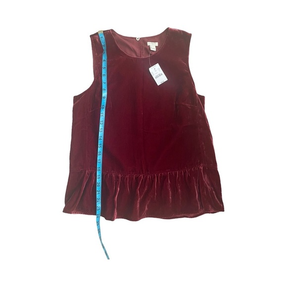 Women’s NWT size 6 Burgundy Red Velvet Sleeveless Party Top with Ruffled Bottom - Picture 4 of 4